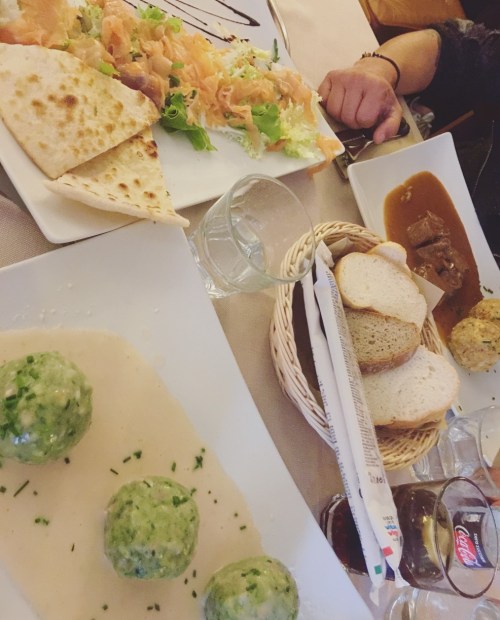 Cucina ladina, canederli, Brunico, Alto Adige, Dolomiti.