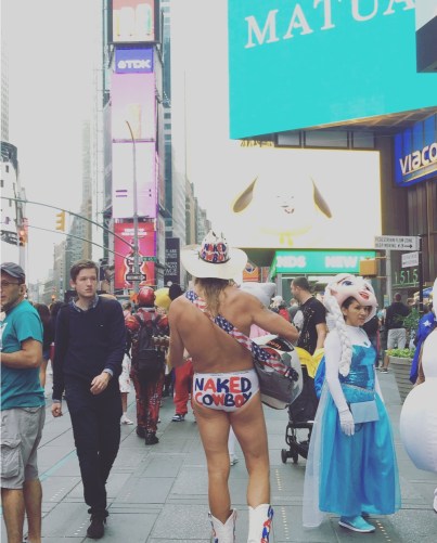The naked cowboy, Midtown Manhattan, New York, Stati Uniti.