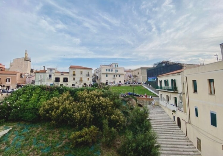 Molise, Termoli, tre corsi.